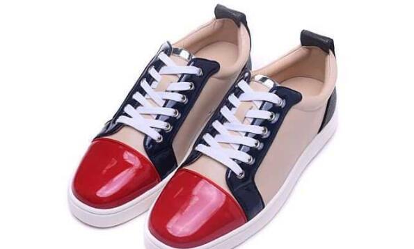 大注目 christian louboutinルブタン 偽物 サイト 品格を感じさせるシューズ