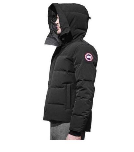 重宝するCANADA GOOSE　カナダグース 　保温性の高いダウンジャケット ブランド