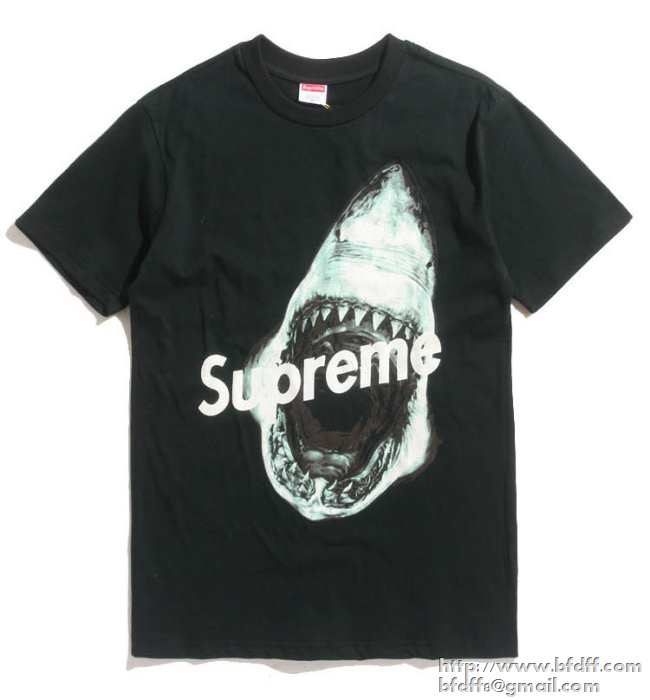 最安値本物保証2017春夏物 supreme シュプリームｔシャツ偽物 高品質 サメの半袖tシャツブラック