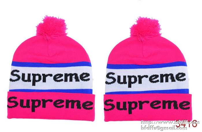 予約販売商品SUPREMEシュプリーム キャップ偽物 ピンク ポンポン付きニット帽黒英字キャップ