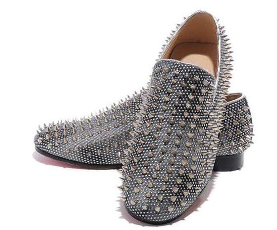 軽い履き心地が味わえるルブタン靴コピー christian louboutin 上品さを醸し出すシューズ