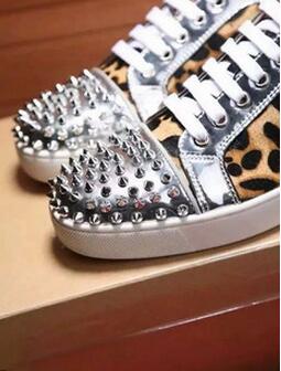 最新入荷個性が輝る2017Christian louboutinクリスチャンルブタン偽物 メンズレオパード スパイク 靴 スニーカー シューズ