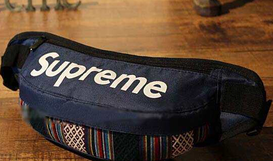 欧米韓流/雑誌にも絶賛するSUPREMEシュプリーム コピー激安斜め掛けバッグ ボディバッグ 白英字ロゴ付き ブラック ピンク 5色可選