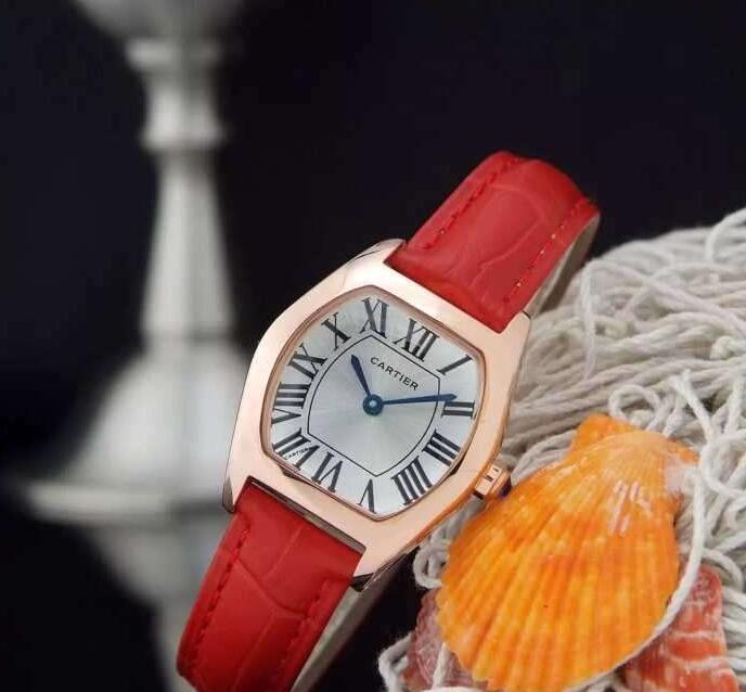 視認性の高い カルティエ 時計 偽物 cartier 日本製の女性用腕時計