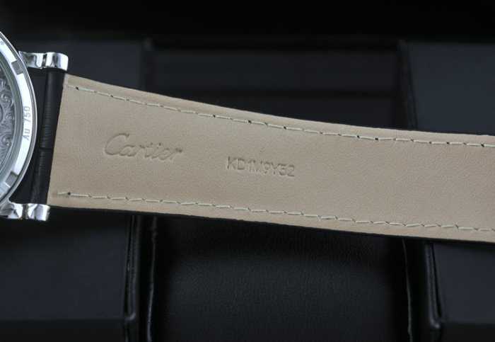 日本製クオーツ 2針完売再入荷 半自動卷 cartierカルティエ 時計コピー男性用腕時計 44mm ホワイト レザー メンズ腕時計
