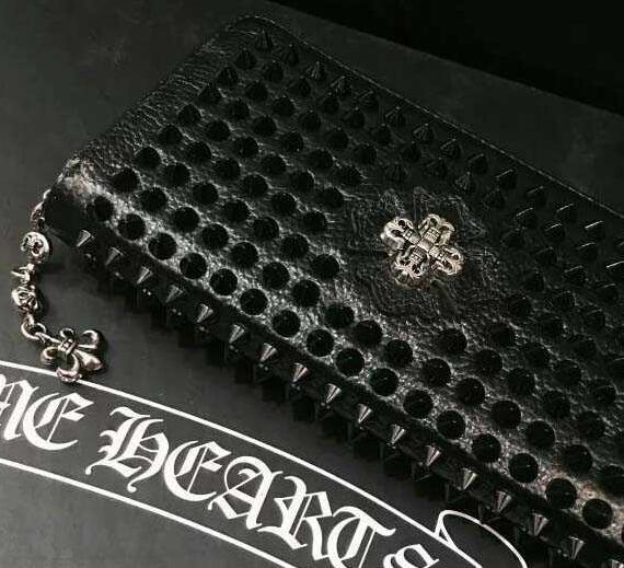 上質なCHROME hearts コピー 収納性も高いクロムハーツ財布 美品