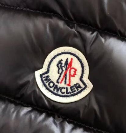 薄手のモンクレールメンズダウンベストMONCLER キルティングダウンアウターインナーブラック