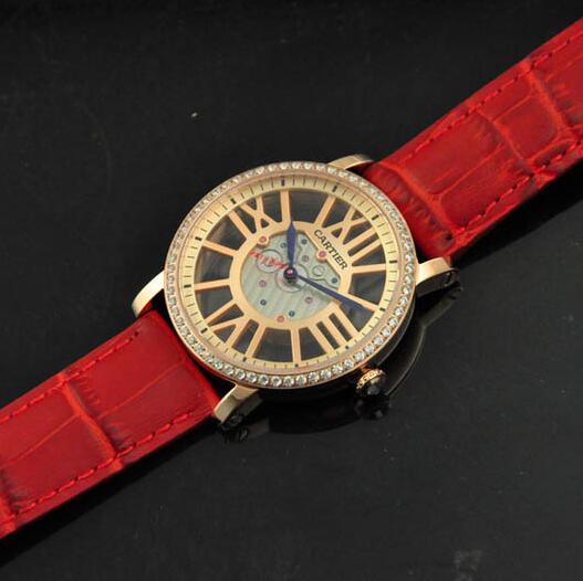お買い得人気セールCartierカルティエ時計レディース 腕時計スーパーコピー 輸入クオーツ ゴルード文字盤ウォッチ 赤色ベルト