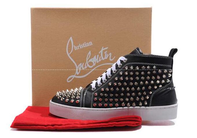 大特価完売品！Christian louboutinクリスチャンルブタンスニーカーコピー シューズ メンズ スタッズスニーカー靴 レザー ブラック