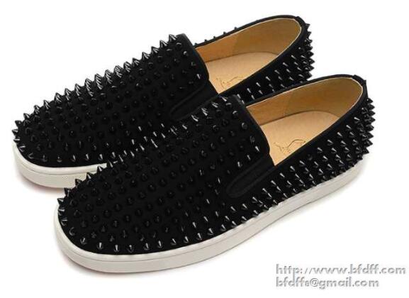 落ち着いルブタンローラーボートスリッポンCHRISTIAN louboutinスパイクスニーカーブラック