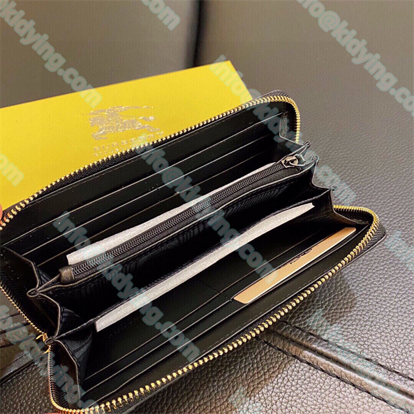 バーバリー BURBERRY ジッパー財布 