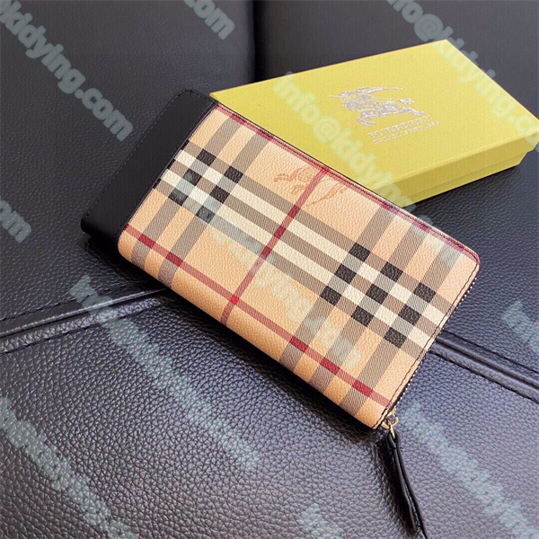 バーバリー BURBERRY ジッパー財布 