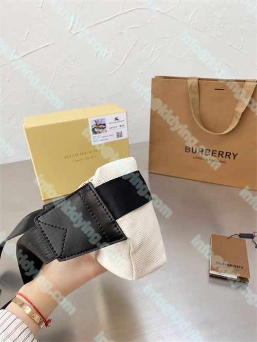 BURBERRY バーバリーウエストバッグ