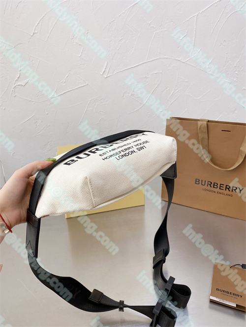 BURBERRY バーバリーウエストバッグ