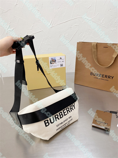 BURBERRY バーバリーウエストバッグ