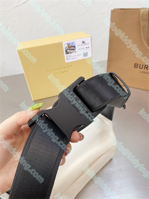 BURBERRY バーバリーウエストバッグ