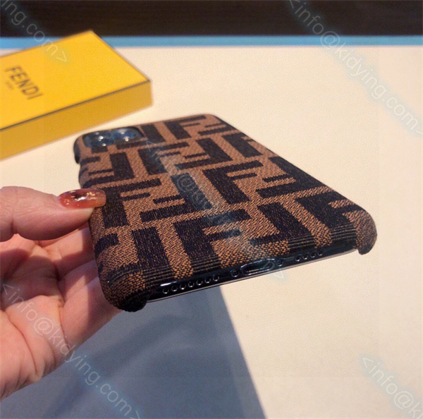 フェンディ 偽物 iPhoneケース