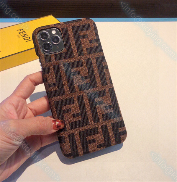 フェンディ 偽物 iPhoneケース