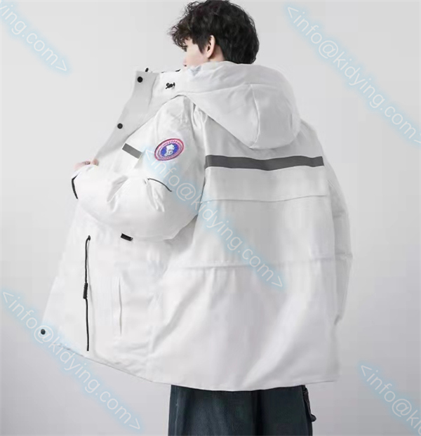 CANADA GOOSE 偽物 ダウンジャケット