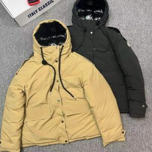 MONCLER Badete ユニセックスで着れるデザイン ...