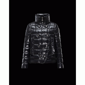 今からの季節にピッタリ！ 2016秋冬 モンクレール MONCLER ダウンジャケット 防風性に優れ