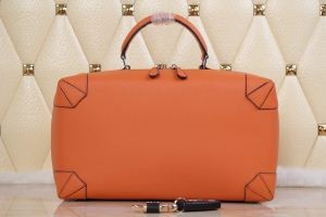 主役になる存在感 15春夏物 HERMES エルメス スーツケース