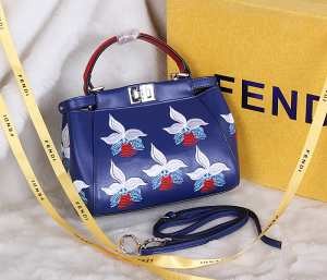 2015春夏物 高評価の人気品 FENDI フェンディ 手持...