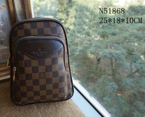 2015 肌触りのいい LOUIS VUITTON ルイ ヴィトン メンズ用 斜め掛けバッグ N51868