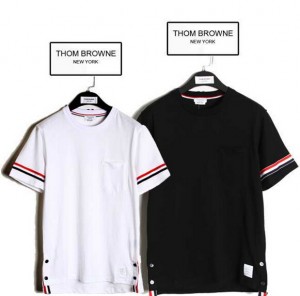 今年の大人気ファッション  トムブラウン THOM BROWNE  Tシャツ