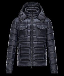 着用感が注目　2015　MONCLER モンクレールダウンジャケット　防風性に優れた