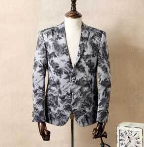 強い魅力を感じる一枚 2015秋冬物 アルマーニ ARMANI スーツ レジャー ゴージャスな装い