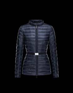 強い魅力を感じる一枚 2015 モンクレール MONCLER...