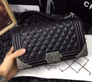 大人キレイに仕立てる 2015秋冬物 シャネル CHANEL ショルダーバッグ 斜め掛けバッグ