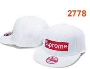 タウンカジュアルには欠かせないSupreme、シュプリームのお洒落なキャップ.