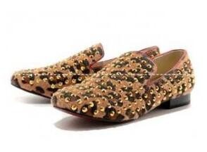 今年大流行なヒョウ柄のルブタン  スニーカー コピー、Christian Louboutinのスダッズメンズパンプス靴.