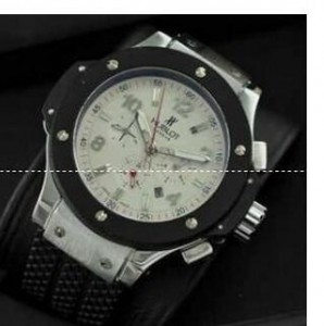 希少なHublotウブロ腕時計スーパーコピー 日付表示 ラバーベルト