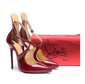 優雅で高級なCHRISTIAN LOUBOUTIN　ルブタン...