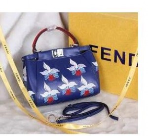 大人の魅力FENDI フェンディバッグ 米倉涼子　安全感のありバッグ