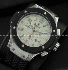 柔らかい黒レザーのHUBLOT 511.NX.1171.ホワイト文字盤 6針とデイト付き 品質保証新作のメンズ ウブロ 腕時計 コピー.