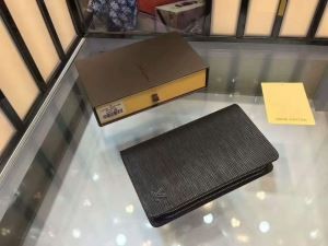 17春夏 超激得大人気 上品な輝きを放つ形 財布 ルイ ヴィトン LOUIS VUITTON