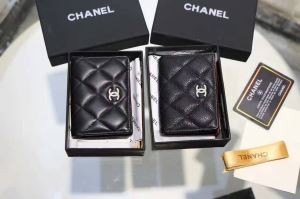 大歓迎な専門店 17SS超激得100%新品 シャネル CHANEL二つ折り財布