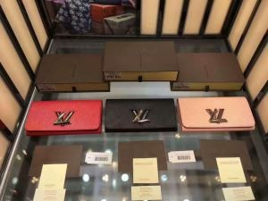 絶大な人気を誇る2017夏季 ルイ ヴィトン LOUIS V...