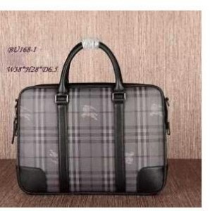 実用的なBURBERRY  活躍してくれるバーバリー バッグ...