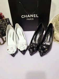 ムダな装飾を排したデザインシャネル CHANEL 2017新款 2色可選パンプス