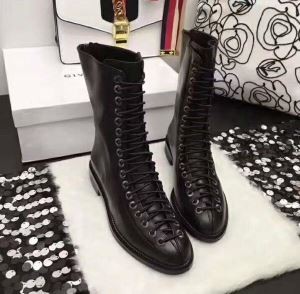 ムダな装飾を排したデザインジバンシー GIVENCHY2色可...