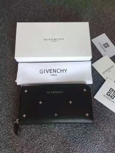 お気に入り2017 絶大な人気を誇る ジバンシー GIVENCHY 長財布