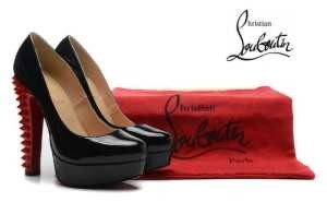 個性的なデザイン！Christian Louboutinクリ...