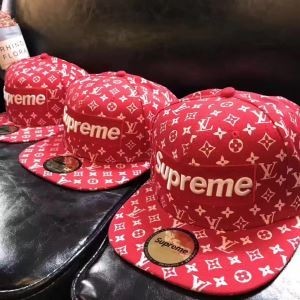 限定セールお買い得2017新作SUPREMEシュプリーム 偽物　キャップ  SUPREME ×ルイヴィトン　野球帽　サイズ調節可能最高ランク　キャップ　赤色