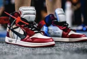 2017秋冬 Off-White オフホワイト スニーカー 主役になる存在感 飽きの来ない