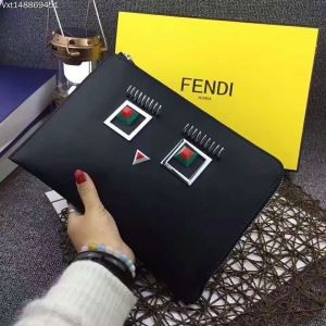 注目のアイテム フェンディ FENDI ビジネスケース 利便...